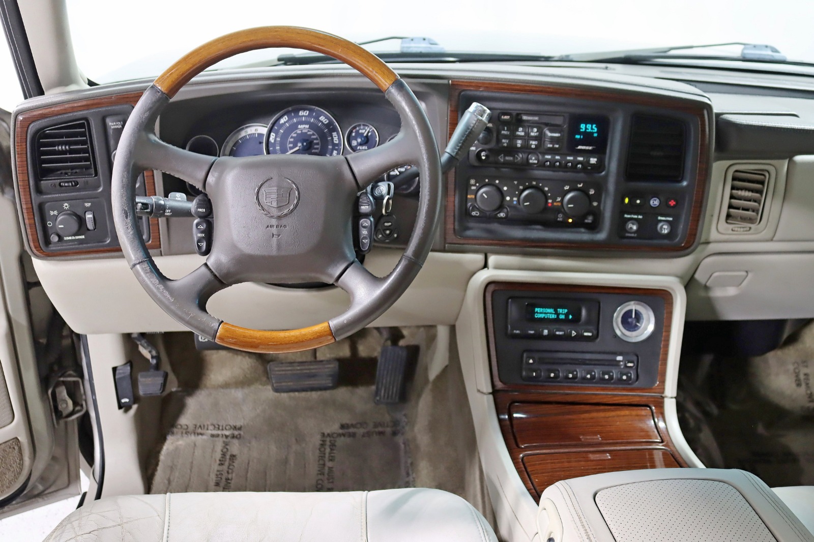 2002 Cadillac Escalade Luxury photo 13