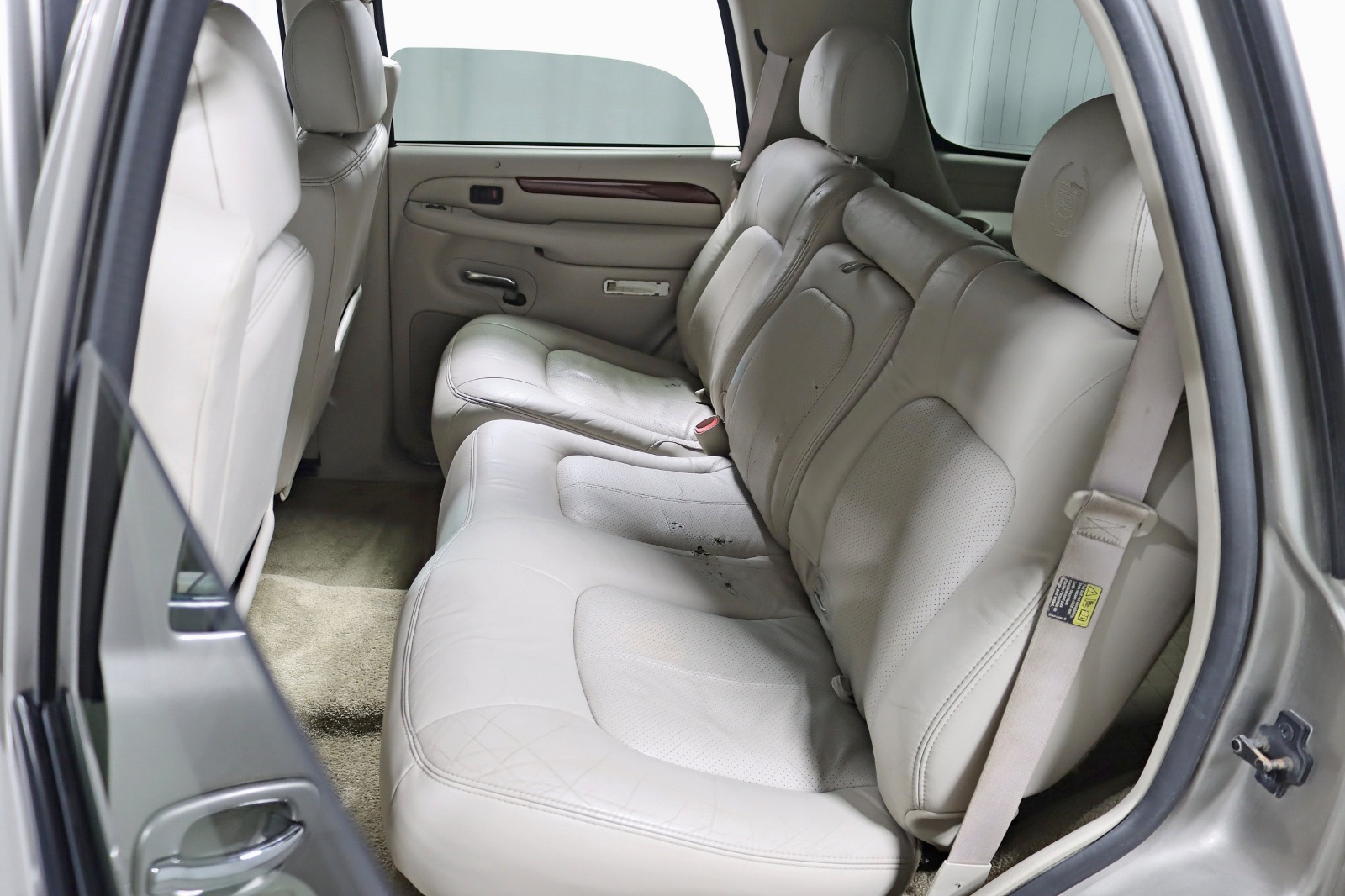 2002 Cadillac Escalade Luxury photo 22