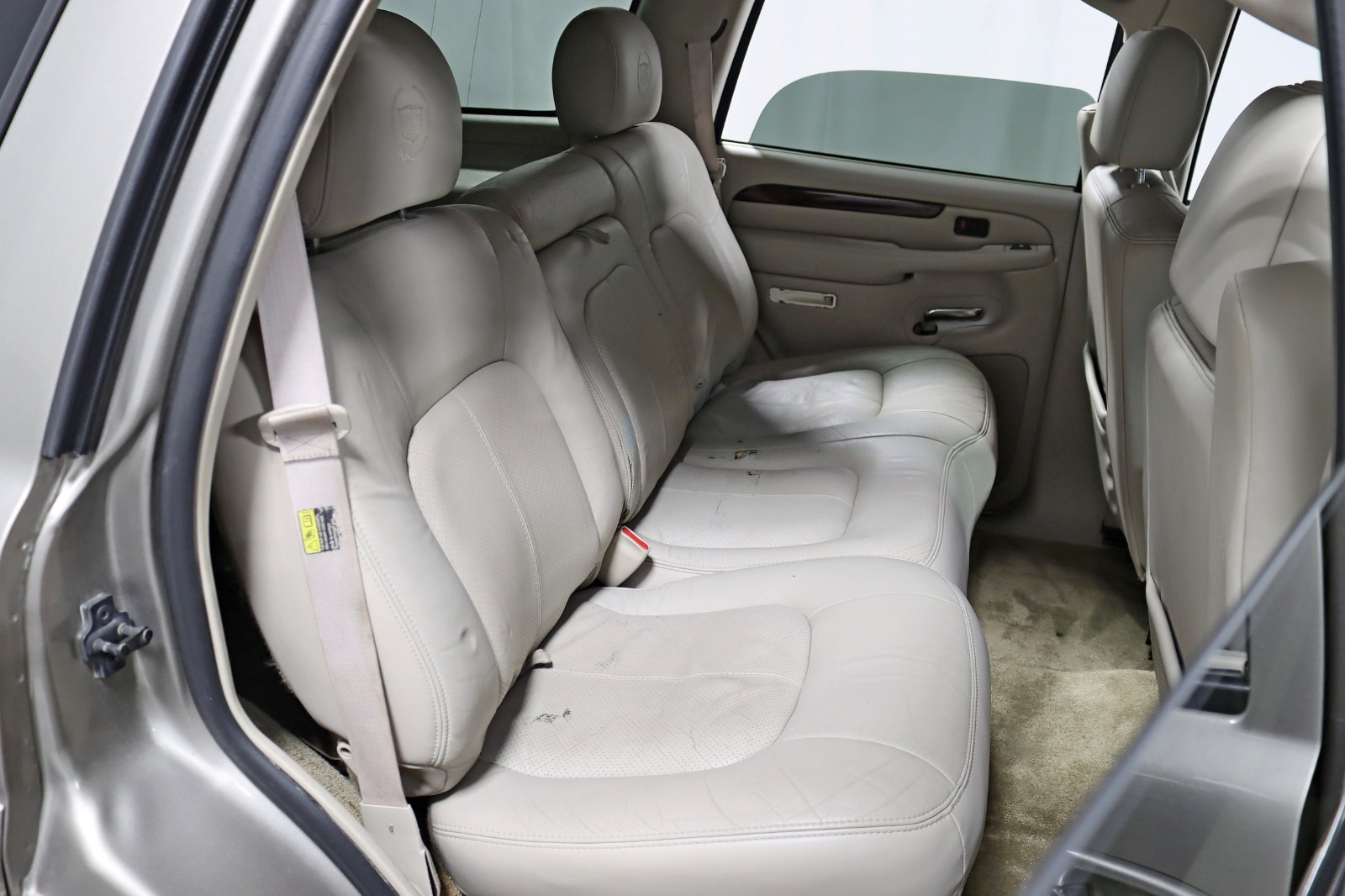 2002 Cadillac Escalade Luxury photo 23