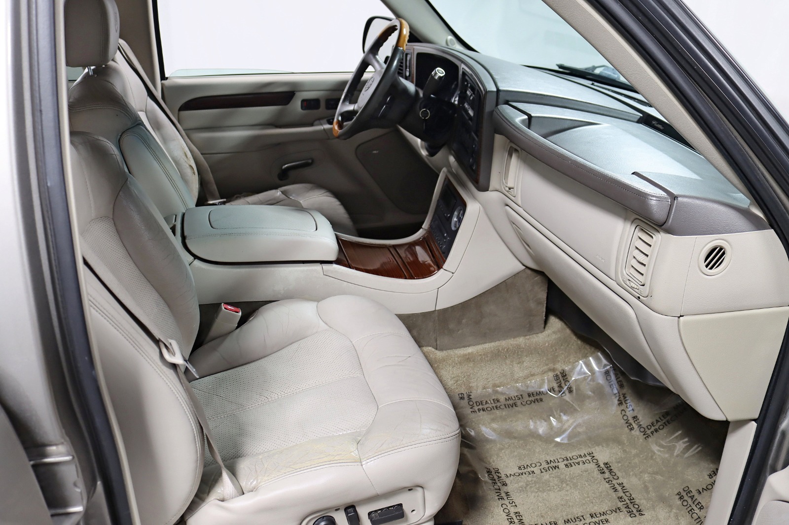 2002 Cadillac Escalade Luxury photo 24