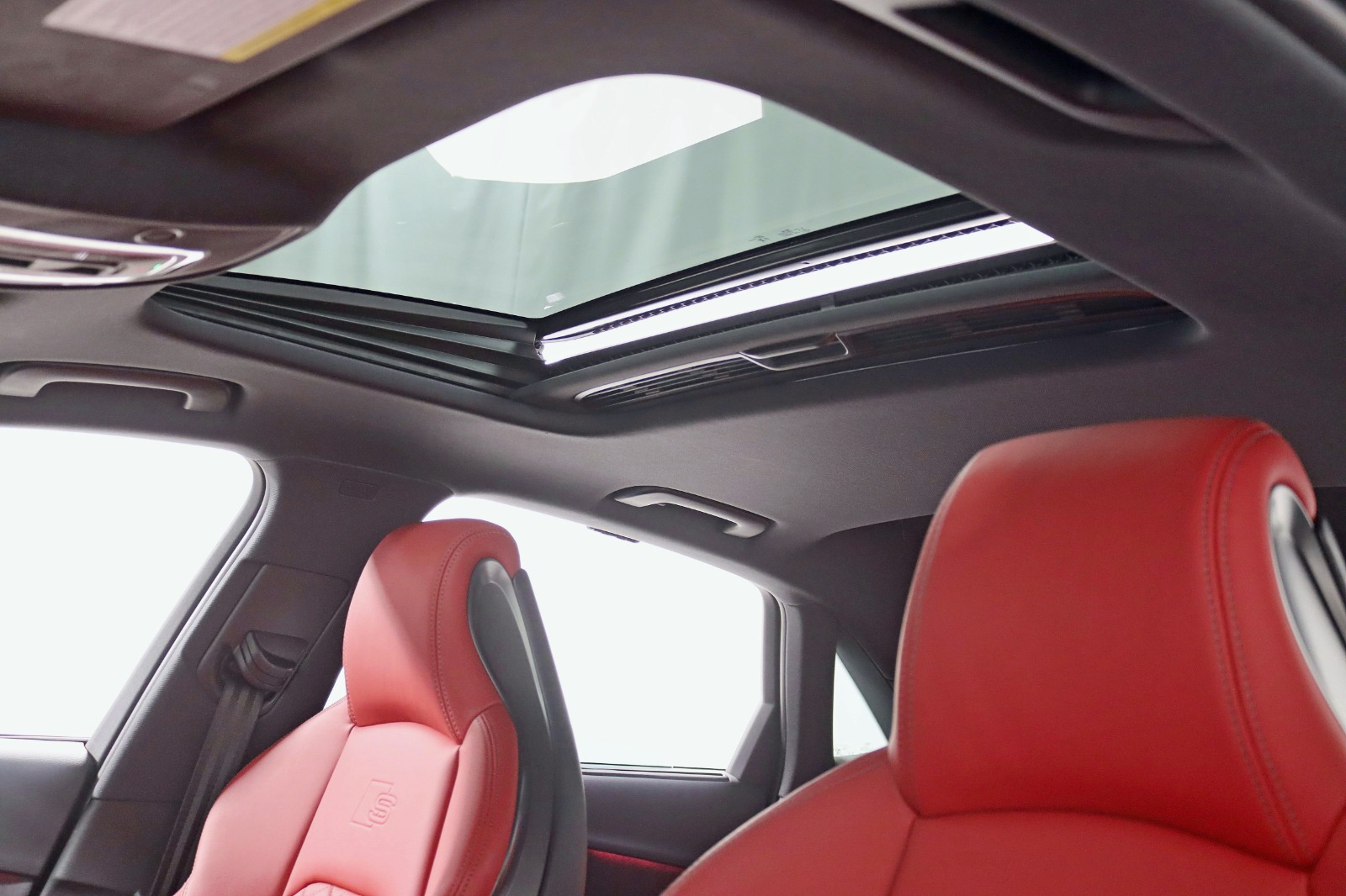 2023 AUDI S4 - Image 32