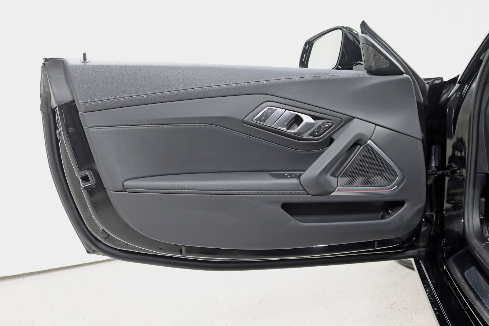 2022 BMW Z4 - Image 32